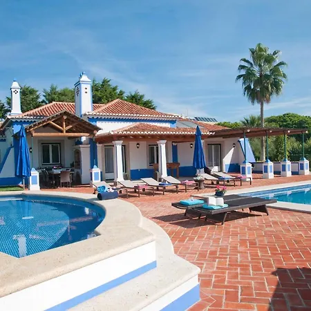 Βίλα Olhos De Agua Sleeps 6 With Pool And Air Con